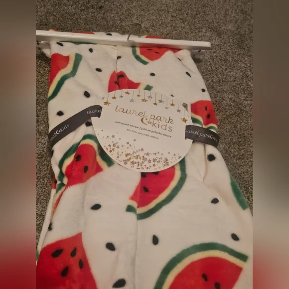Watermelon Print Oversized Throw Blanket 60x70 Cozy Soft Cuddle - Picture 3 of 3